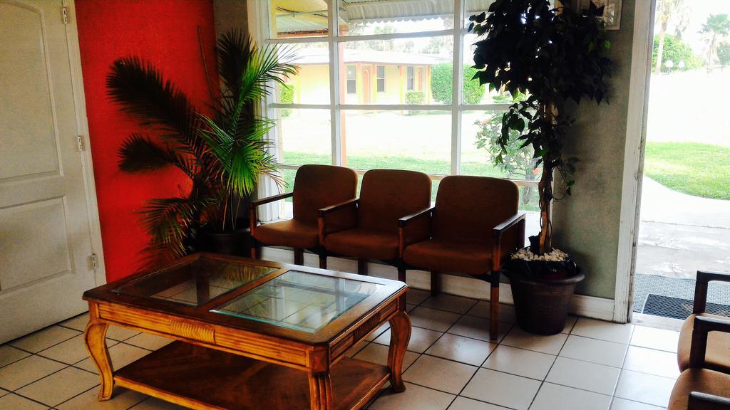 Sunset Inn- Fort Pierce, Fl Esterno foto