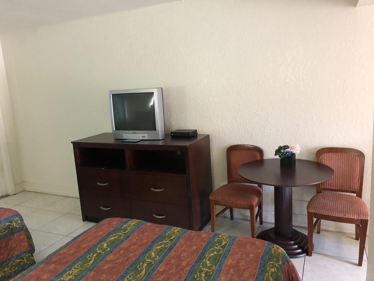 Sunset Inn- Fort Pierce, Fl Esterno foto